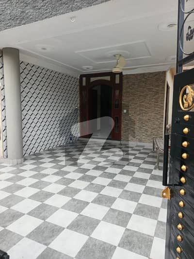 بحریہ ٹاؤن فیز 3 بحریہ ٹاؤن راولپنڈی,راولپنڈی میں 5 کمروں کا 10 مرلہ مکان 4.25 کروڑ میں برائے فروخت۔