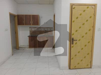 خیابانِ امین ۔ بلاک اے خیابانِ امین,لاہور میں 1 کمرے کا 4 مرلہ فلیٹ 28.0 ہزار میں کرایہ پر دستیاب ہے۔