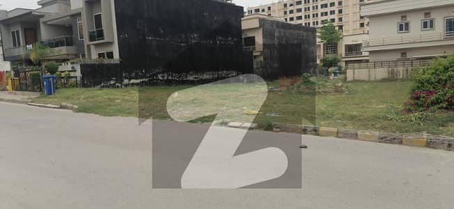 بحریہ ٹاؤن فیز 8 ۔ بلاک ڈی بحریہ ٹاؤن فیز 8,بحریہ ٹاؤن راولپنڈی,راولپنڈی میں 10 مرلہ رہائشی پلاٹ 1.6 کروڑ میں برائے فروخت۔