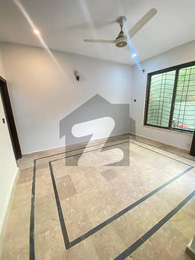 ڈی ۔ 12/1 ڈی ۔ 12,اسلام آباد میں 2 کمروں کا 4 مرلہ زیریں پورشن 65.0 ہزار میں کرایہ پر دستیاب ہے۔