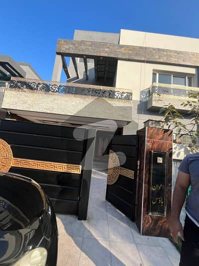 بحریہ ٹاؤن سیکٹر سی بحریہ ٹاؤن,لاہور میں 2 کمروں کا 10 مرلہ بالائی پورشن 67.0 ہزار میں کرایہ پر دستیاب ہے۔ بحریہ ٹاؤن سیکٹر سی بحریہ ٹاؤن,لاہور میں 2 کمروں کا 10 مرلہ بالائی پورشن 67.0 ہزار میں کرایہ پر دستیاب ہے۔