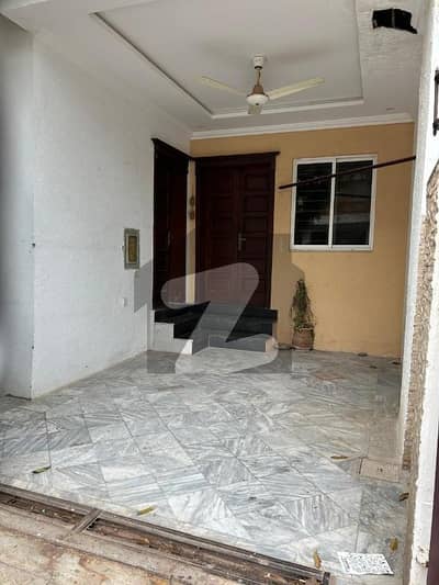 بحریہ انکلیو - سیکٹر ایچ بحریہ انکلیو,بحریہ ٹاؤن,اسلام آباد میں 4 کمروں کا 5 مرلہ مکان 90.0 ہزار میں کرایہ پر دستیاب ہے۔