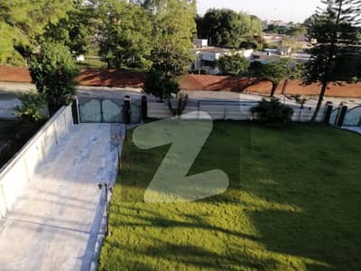 ایف ۔ 8 اسلام آباد میں 11 کمروں کا 4 کنال مکان 45.0 لاکھ میں کرایہ پر دستیاب ہے۔