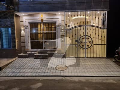 جوبلی ٹاؤن لاہور میں 4 کمروں کا 3 مرلہ مکان 1.6 کروڑ میں برائے فروخت۔ جوبلی ٹاؤن لاہور میں 4 کمروں کا 3 مرلہ مکان 1.6 کروڑ میں برائے فروخت۔