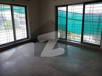 1 KANAL SEPARETE GATE UPPER PORTION LOWER LOCKED FOR RENT IN DHA PHASE 4