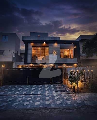 سینٹرل پارک ہاؤسنگ سکیم لاہور میں 5 کمروں کا 10 مرلہ مکان 2.9 کروڑ میں برائے فروخت۔