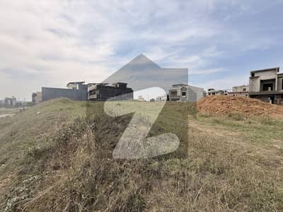 ایم پی سی ایچ ایس - بلاک ای ایم پی سی ایچ ایس ۔ ملٹی گارڈنز,بی ۔ 17,اسلام آباد میں 7 مرلہ رہائشی پلاٹ 1.15 کروڑ میں برائے فروخت۔