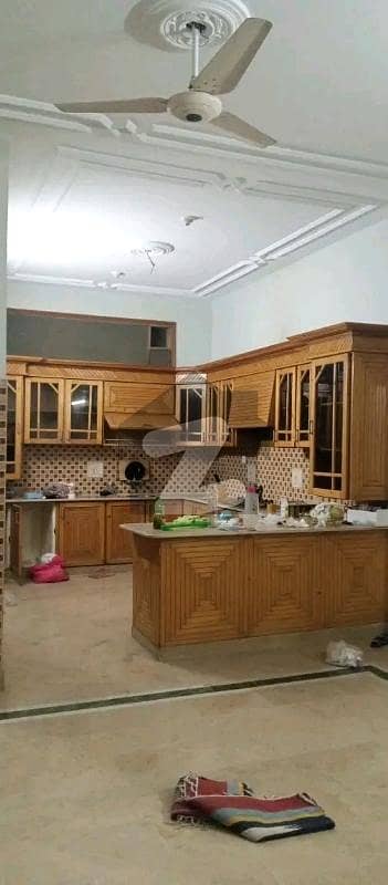 گلستانِ جوہر کراچی میں 3 کمروں کا 10 مرلہ مکان 2.2 لاکھ میں کرایہ پر دستیاب ہے۔ گلستانِ جوہر کراچی میں 3 کمروں کا 10 مرلہ مکان 2.2 لاکھ میں کرایہ پر دستیاب ہے۔