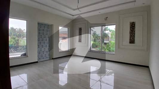 ایف ۔ 11 اسلام آباد میں 10 کمروں کا 1 کنال مکان 11.0 لاکھ میں کرایہ پر دستیاب ہے۔