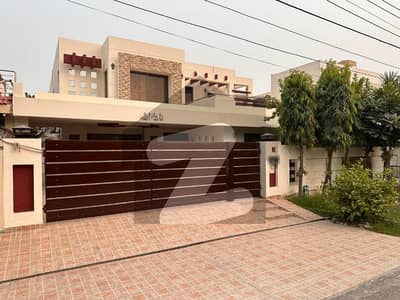 DHA Phase 4, Block HH, 01 Kanal, 05 Bed, Fully Furnished Luxurious House For Rent. (For Short Term)