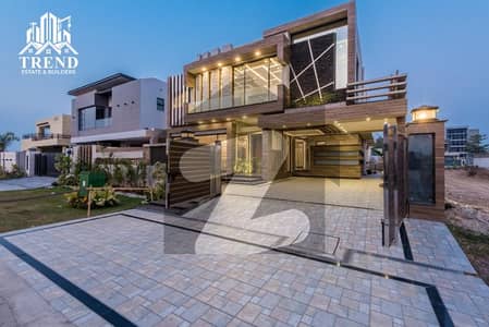 1 KANAL DESIGN BUNGALOW FOR RENT HOT LOCATION IN PHASE 7