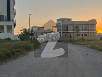 10 Marla Plot For Sale in DHA 3