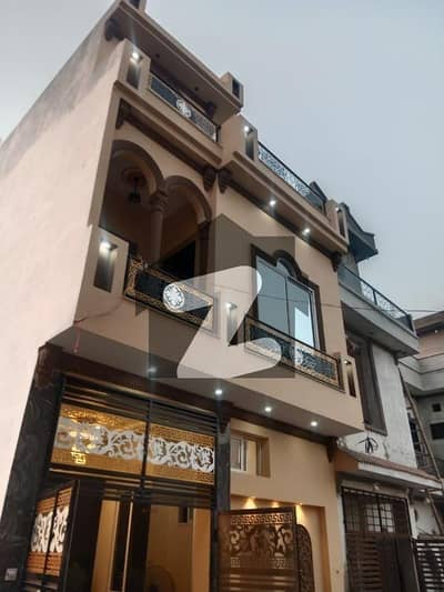 پنجاب یونیورسٹی سوسائٹی فیز 2 پنجاب یونیورسٹی ایمپلائیز سوسائٹی,لاہور میں 4 کمروں کا 3 مرلہ مکان 1.3 کروڑ میں برائے فروخت۔ پنجاب یونیورسٹی سوسائٹی فیز 2 پنجاب یونیورسٹی ایمپلائیز سوسائٹی,لاہور میں 4 کمروں کا 3 مرلہ مکان 1.3 کروڑ میں برائے فروخت۔