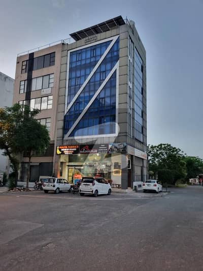 ڈی ایچ اے فیز 8 ڈیفنس (ڈی ایچ اے),لاہور میں 4 مرلہ Studio عمارت 7.5 کروڑ میں برائے فروخت۔