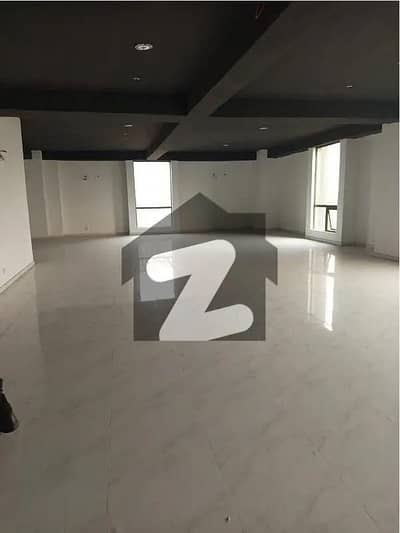 مین بلیوارڈ گلبرگ گلبرگ,لاہور میں 4 مرلہ Studio دفتر 1.5 لاکھ میں کرایہ پر دستیاب ہے۔