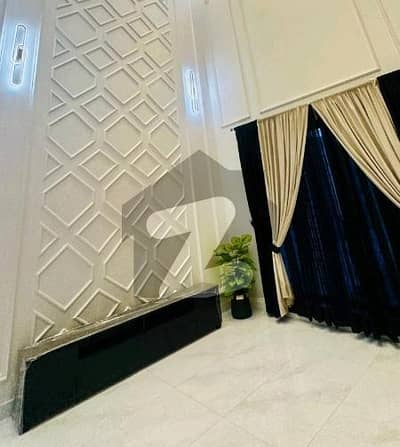 Prime Location House Of 10 Marla Is Available For rent