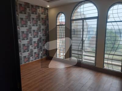 بحریہ آرچرڈ لاہور میں 2 کمروں کا 5 مرلہ بالائی پورشن 38.0 ہزار میں کرایہ پر دستیاب ہے۔