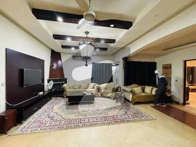 ڈی ایچ اے فیز 4 - بلاک ڈیڈی فیز 4,ڈیفنس (ڈی ایچ اے),لاہور میں 5 کمروں کا 1 کنال مکان 7.8 کروڑ میں برائے فروخت۔