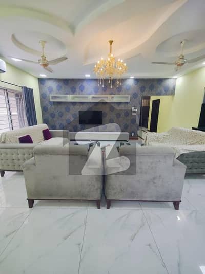 1 Kanal Luxury Furnished Ground Portion For Rent