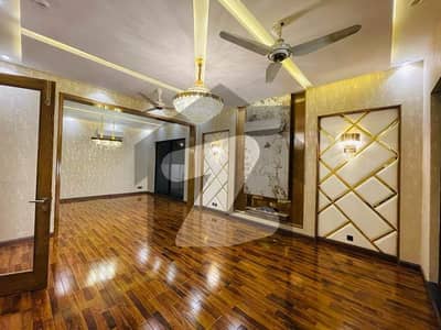 سینٹرل پارک ہاؤسنگ سکیم لاہور میں 3 کمروں کا 10 مرلہ بالائی پورشن 60.0 ہزار میں برائے فروخت۔