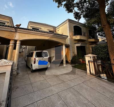 ٹرائیکون ویلیج - بلاک بی ٹرائیکون ویلیج,لاہور میں 4 کمروں کا 10 مرلہ مکان 3.45 کروڑ میں برائے فروخت۔