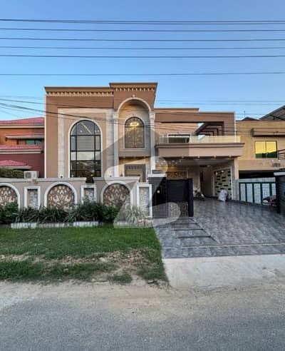 واپڈا ٹاؤن فیز 2 واپڈا ٹاؤن,لاہور میں 6 کمروں کا 1 کنال مکان 8.2 کروڑ میں برائے فروخت۔