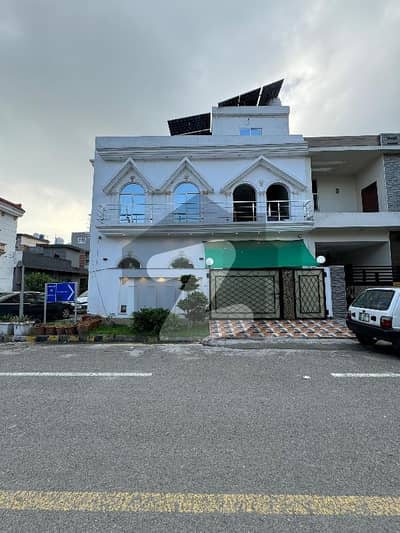 rooftop one bed with TV launch kitchen