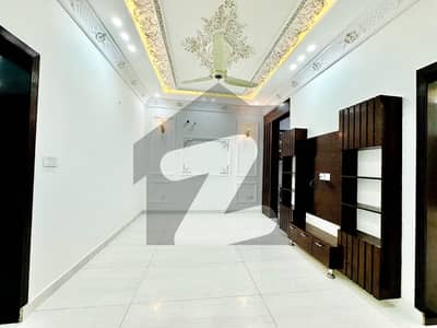 سینٹرل پارک ہاؤسنگ سکیم لاہور میں 2 کمروں کا 5 مرلہ بالائی پورشن 40.0 ہزار میں کرایہ پر دستیاب ہے۔