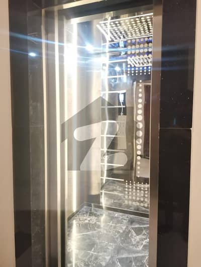 ڈی ایچ اے فیز 5 ڈی ایچ اے ڈیفینس,کراچی میں 3 کمروں کا 7 مرلہ فلیٹ 1.4 لاکھ میں کرایہ پر دستیاب ہے۔