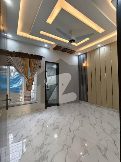 رائیونڈ روڈ لاہور میں 3 کمروں کا 5 مرلہ مکان 92.0 ہزار میں کرایہ پر دستیاب ہے۔