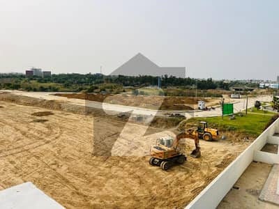 Golf Course Commercial Plot at Eighteen