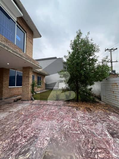 Beautiful 1 Kanal House With Lawn Available For Rent In Banigala Prime Location