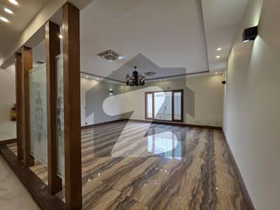 1000 Square Yard Bungalow Available For Rent