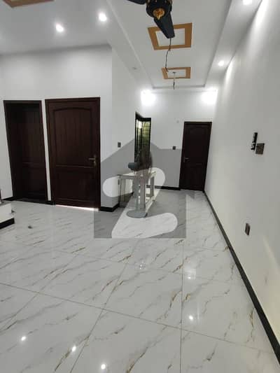 فارمانئیٹس ہاؤسنگ سکیم لاہور میں 1 کمرے کا 3 مرلہ زیریں پورشن 30.0 ہزار میں کرایہ پر دستیاب ہے۔