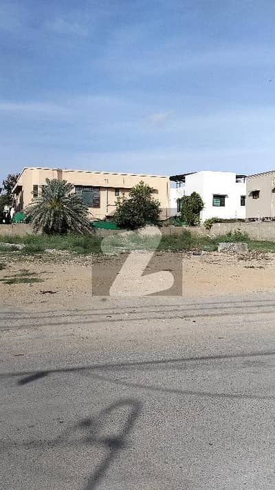 ڈی ایچ اے فیز 7 ڈی ایچ اے ڈیفینس,کراچی میں 2 کنال رہائشی پلاٹ 22.0 کروڑ میں برائے فروخت۔