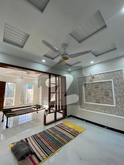 ریوینیو سوسائٹی لاہور میں 2 کمروں کا 15 مرلہ زیریں پورشن 75.0 ہزار میں کرایہ پر دستیاب ہے۔