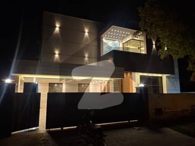 بحریہ گرینز۔ اوورسیز انکلیو - سیکٹر 1 بحریہ گرینز۔ اوورسیز انکلیو,بحریہ ٹاؤن فیز 8,بحریہ ٹاؤن راولپنڈی,راولپنڈی میں 5 کمروں کا 1 کنال مکان 11.5 کروڑ میں برائے فروخت۔