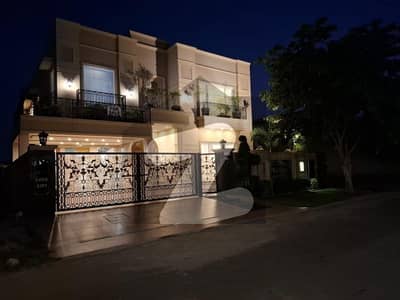 STUNNING 1 KANAL MODERN VILLA FOR SALE LAKE CITY, LAHORE
