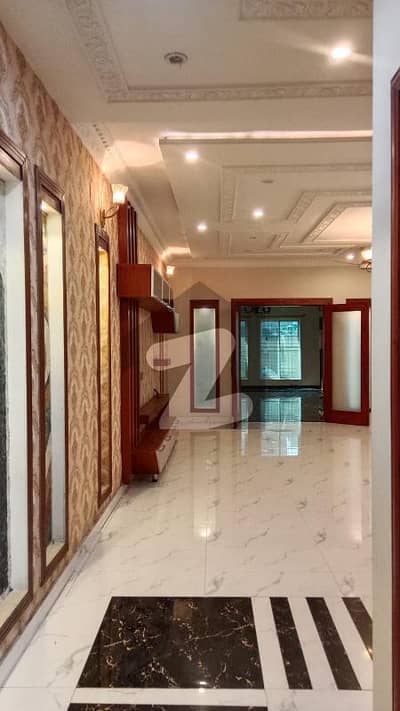 ویلینشیاء ہاؤسنگ سوسائٹی لاہور میں 3 کمروں کا 1 کنال زیریں پورشن 1.1 لاکھ میں کرایہ پر دستیاب ہے۔