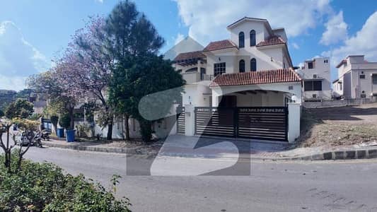 1 Kanal Luxury House For Rent | Bahria Town Phase 3 | Prime Location