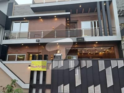 G-13 Used House 30*60(8 Marla) For Sale