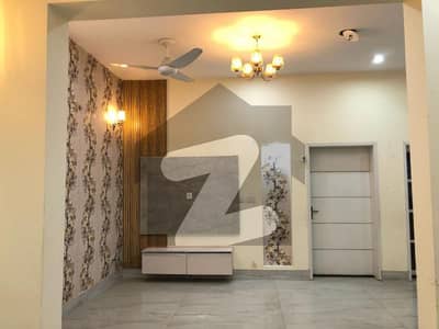 بحریہ آرچرڈ لاہور میں 3 کمروں کا 5 مرلہ مکان 70.0 ہزار میں کرایہ پر دستیاب ہے۔