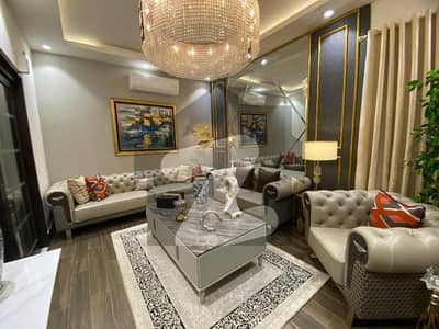 independent House for rent ideal location in jauhar main 150ft road front extra space