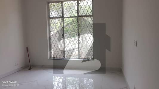 ڈی ایچ اے فیز 2 ڈیفنس (ڈی ایچ اے),لاہور میں 4 کمروں کا 10 مرلہ مکان 1.9 لاکھ میں کرایہ پر دستیاب ہے۔