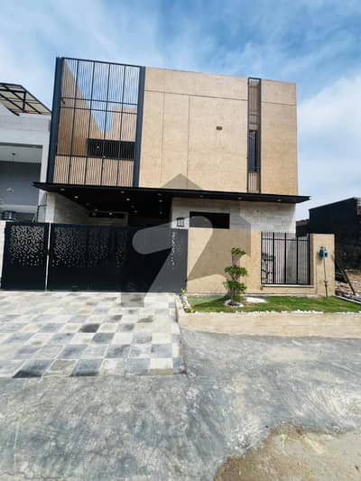 8 Marla ( 30*60 in Block E ) Brand New Designer House for Sale in B-17 Islamabad