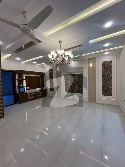 LDA Avenue Block M 10 Marla Modern House Available For Sale At Lucrative Price