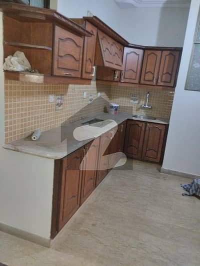 فیڈرل بی ایریا ۔ بلاک 9 فیڈرل بی ایریا,کراچی میں 8 کمروں کا 5 مرلہ مکان 3.75 کروڑ میں برائے فروخت۔