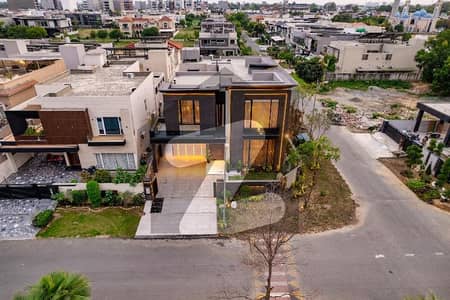 ڈی ایچ اے فیز 6 - بلاک ایچ فیز 6,ڈیفنس (ڈی ایچ اے),لاہور میں 5 کمروں کا 1 کنال مکان 9.5 کروڑ میں برائے فروخت۔