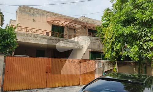 ڈی ایچ اے فیز 4 ڈیفنس (ڈی ایچ اے),لاہور میں 5 کمروں کا 1 کنال مکان 6.25 کروڑ میں برائے فروخت۔ ڈی ایچ اے فیز 4 ڈیفنس (ڈی ایچ اے),لاہور میں 5 کمروں کا 1 کنال مکان 6.25 کروڑ میں برائے فروخت۔