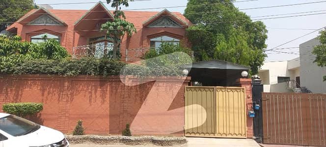30 Marla House Near Emam Bargah For Several Usage In Upper Mall Road Lahore